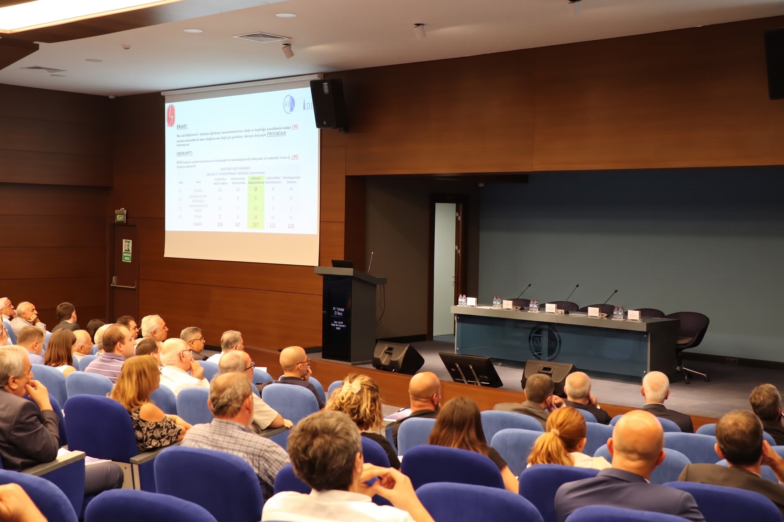 Etkinlikler için hazır ASO-SEM konferans salonu